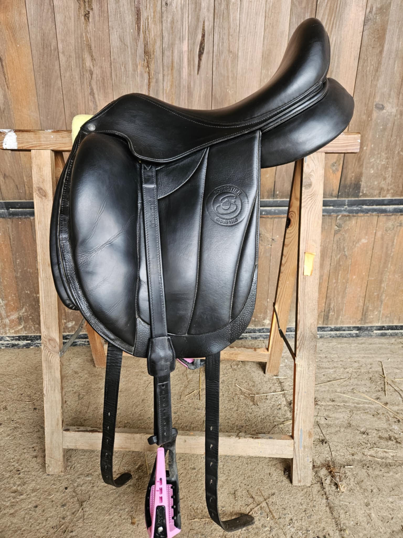 Selle nettoyée par equi'nett à Bédée