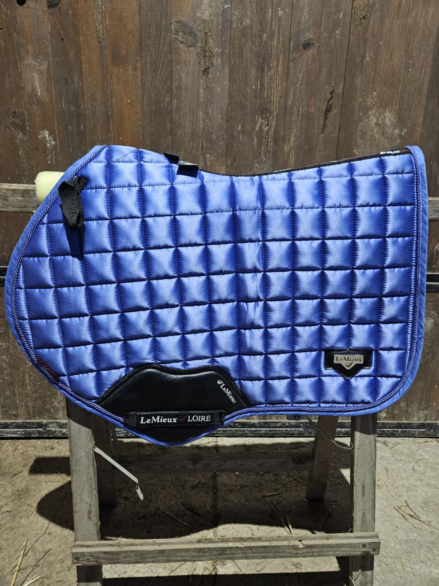 tapis nettoyé par equi'nett à Tinténiac
